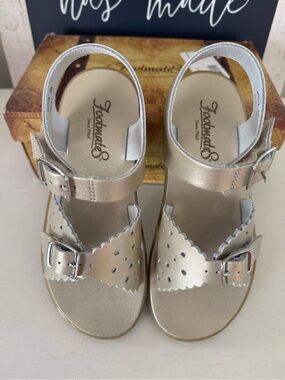 NEW FootMates Girls Metallic White Gold Double Buckle Sandals